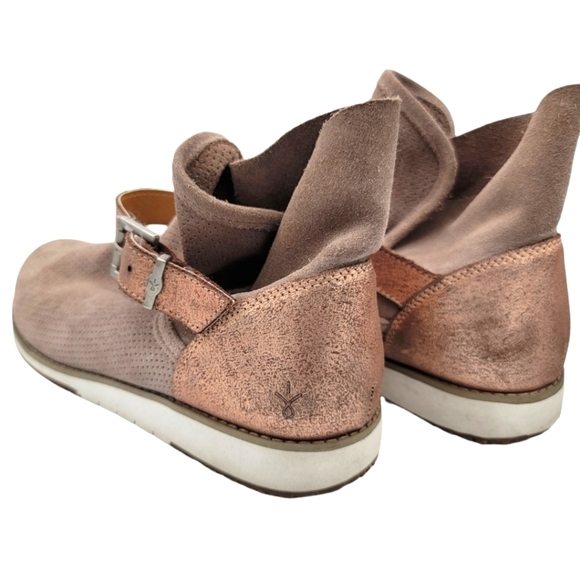 Emu Australia Suede Buckle Booties Size 7 Creme - Picture 3 of 6